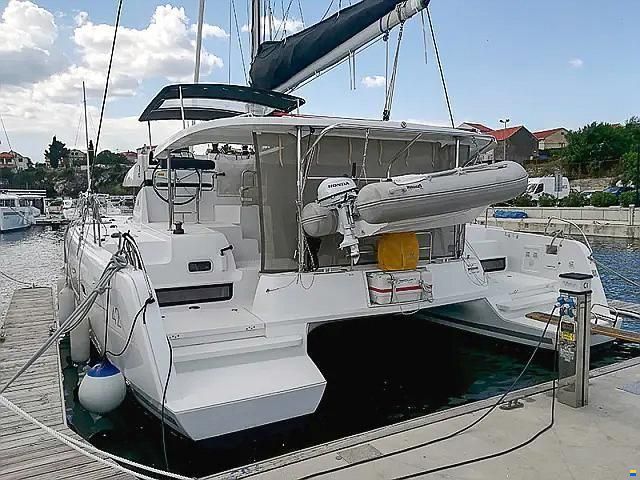 Lagoon 42