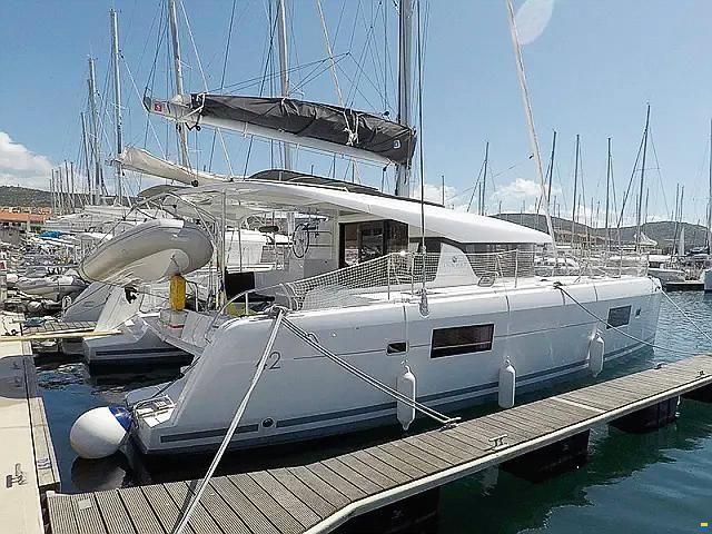 Lagoon 42