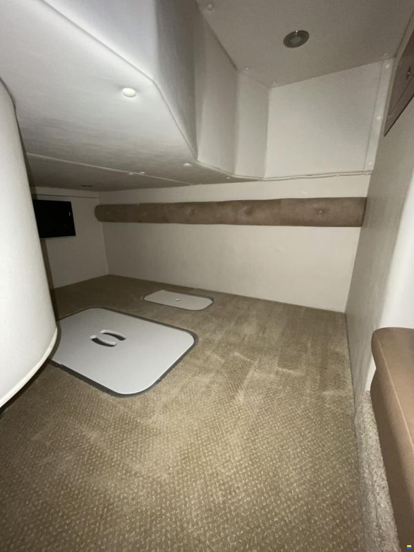Rinker 310 Express Cruiser