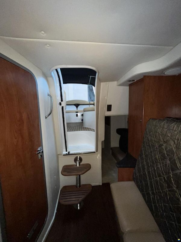 Rinker 310 Express Cruiser