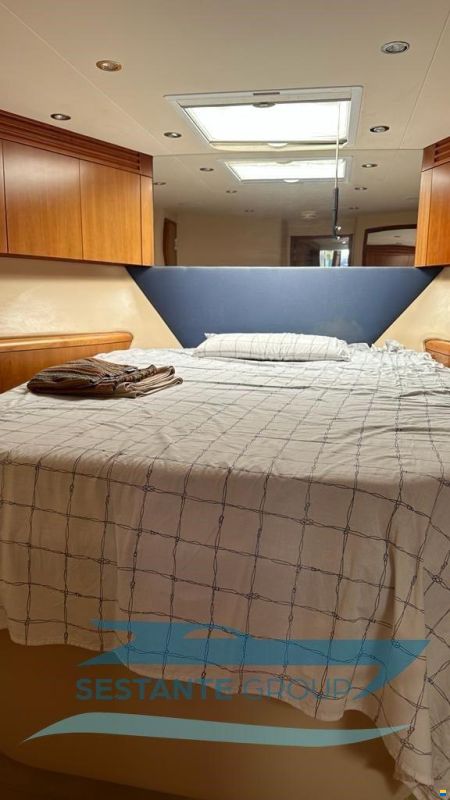 Hatteras 64 Convertible