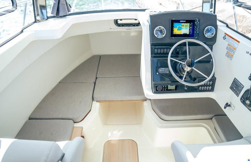 Quicksilver Captur 625 Pilothouse