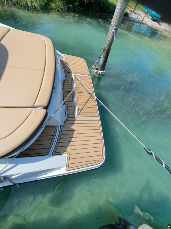 Sea Ray 210 SPX