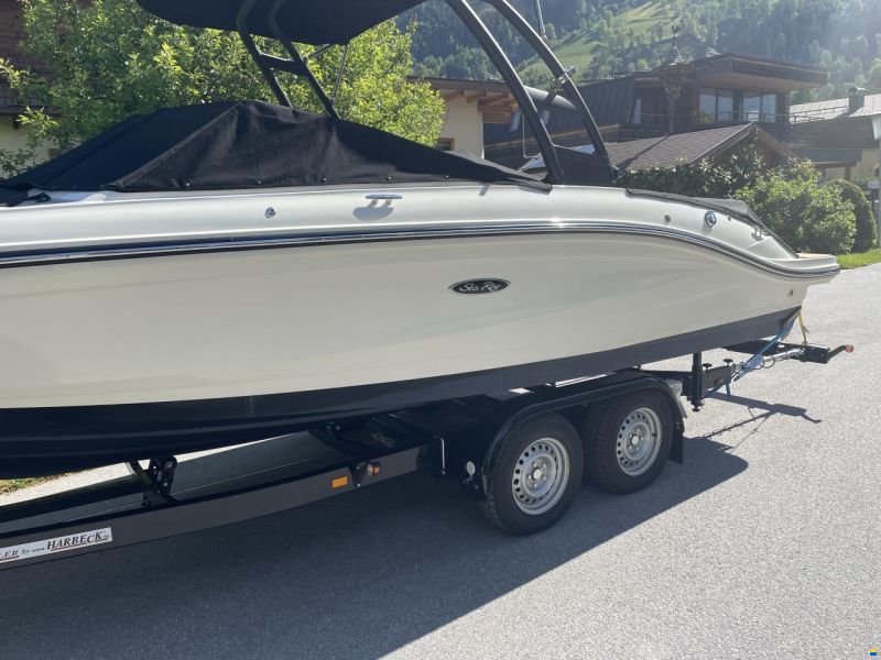 Sea Ray 210 SPX