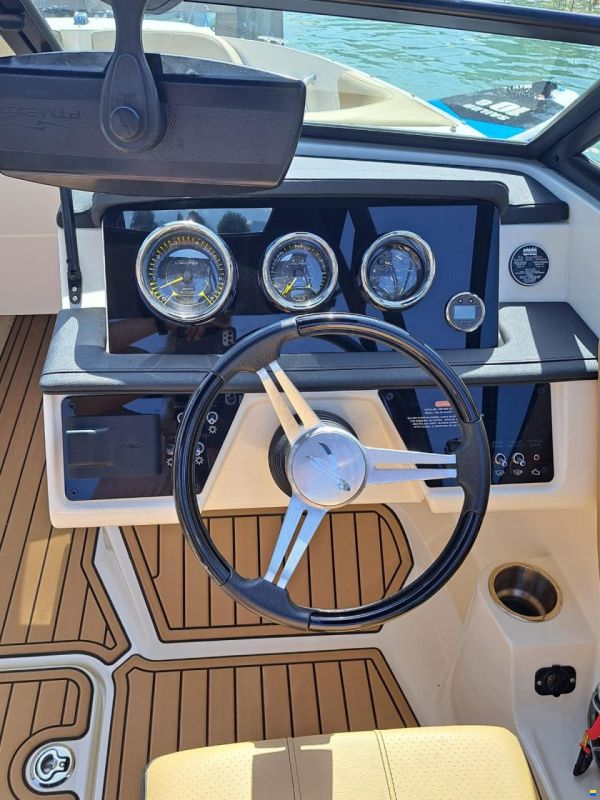 Sea Ray 210 SPX