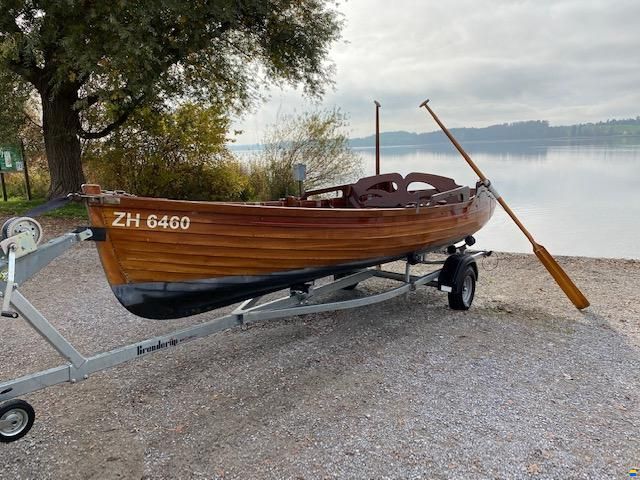 Stehruderboot Mahagoni