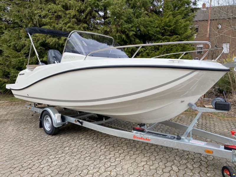 Quicksilver Activ 605 Sundeck