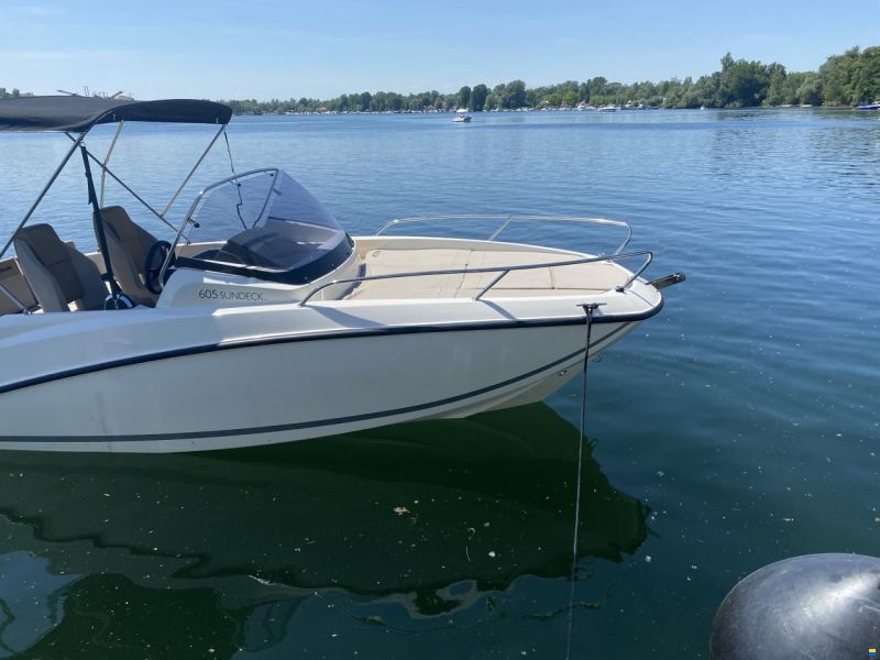 Quicksilver Activ 605 Sundeck