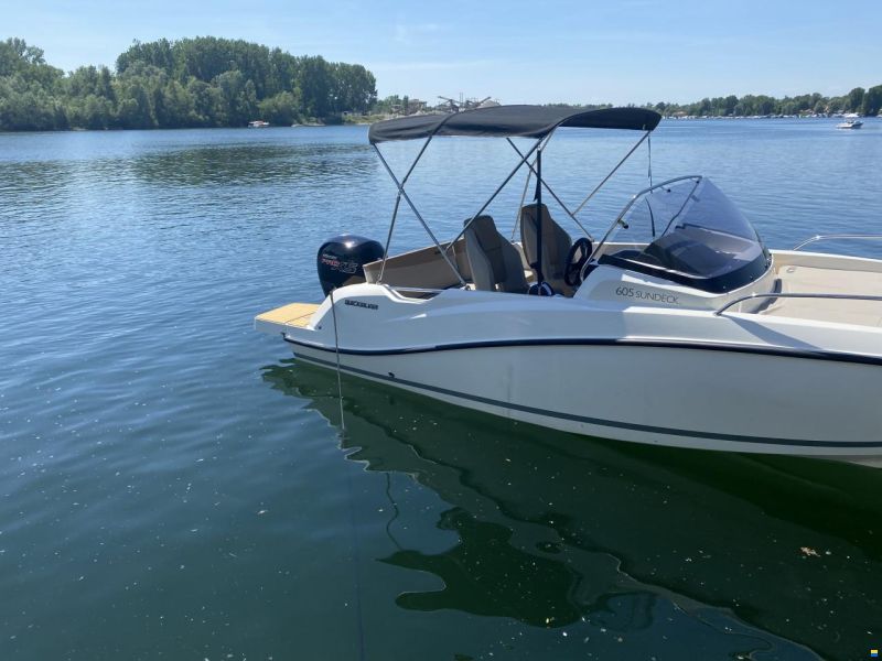 Quicksilver Activ 605 Sundeck