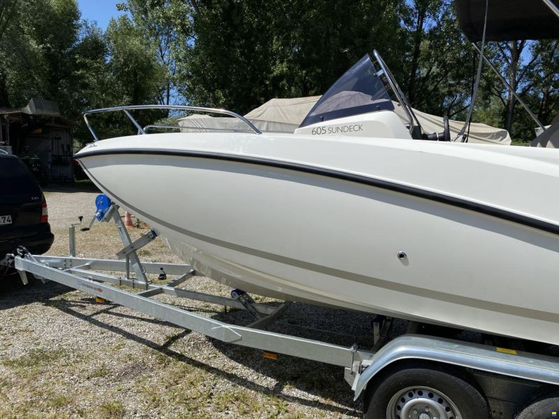 Quicksilver Activ 605 Sundeck
