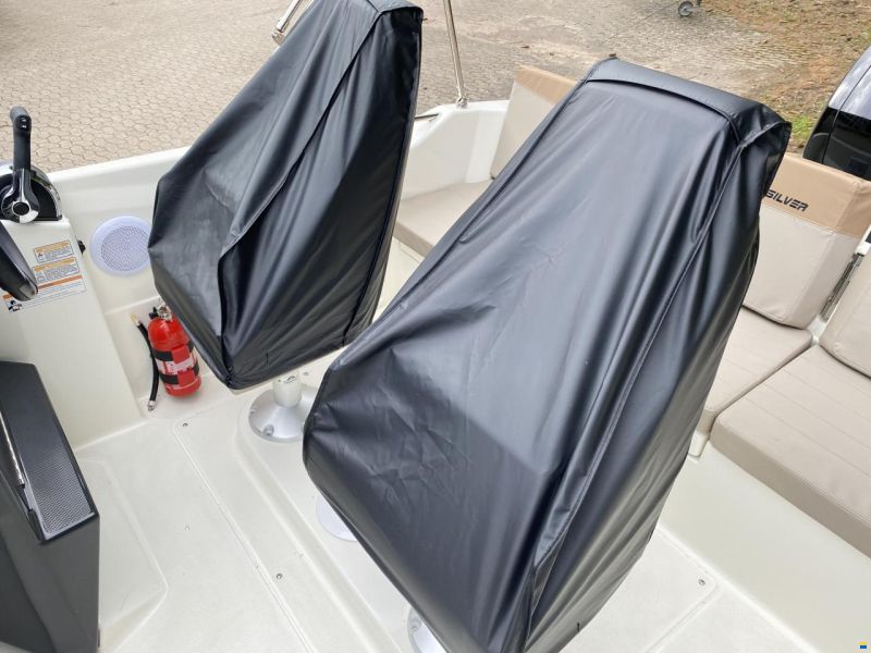 Quicksilver Activ 605 Sundeck