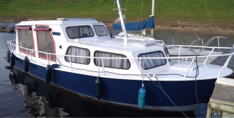 Hollandia Motorkajütboot + Liegeplatz