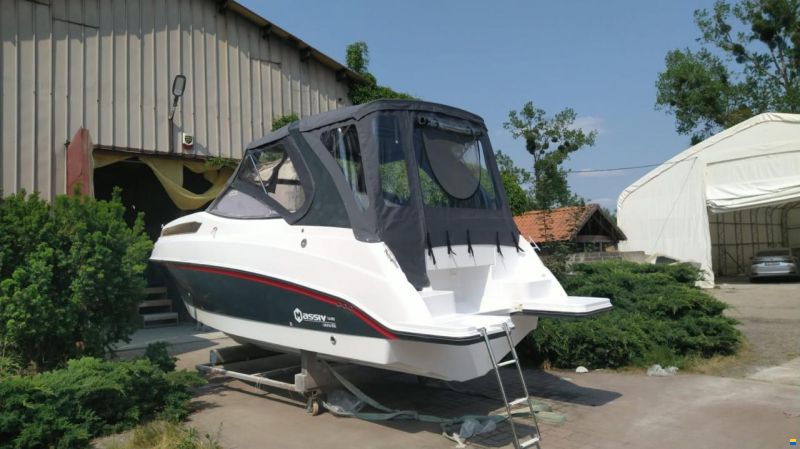 Massiv Boats Massiv Boat Cabin 695 Spoiler STD Color