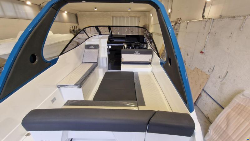 Massiv Boats Massiv Boat Cabin 695 Spoiler STD Color