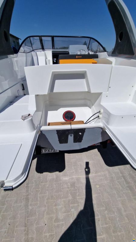 Massiv Boats Massiv Boat Cabin 695 Spoiler STD Color