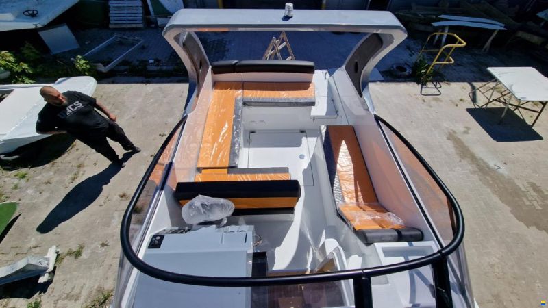 Massiv Boats Massiv Boat Cabin 695 Spoiler STD Color