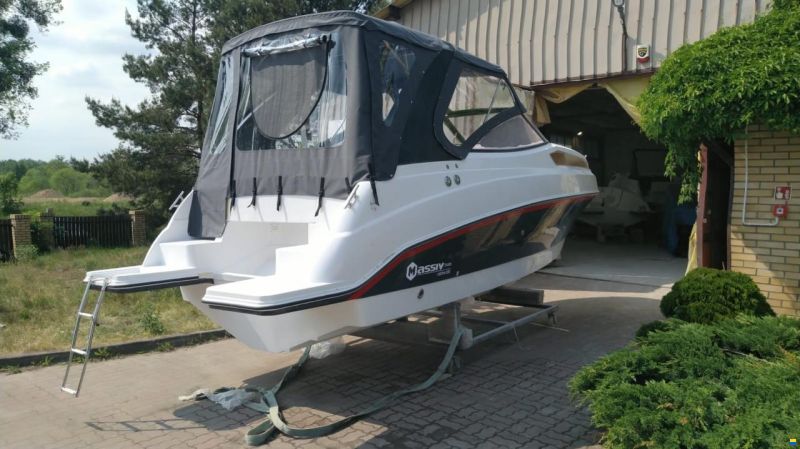 Massiv Boats Massiv Boat Cabin 695 Spoiler STD Color