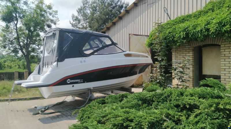 Massiv Boats Massiv Boat Cabin 695 Spoiler STD Color