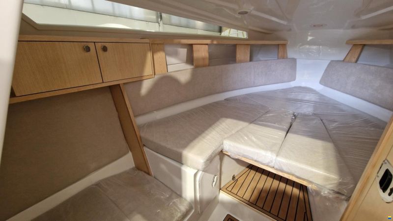 Massiv Boats Massiv Boat Cabin 695 Spoiler STD Color
