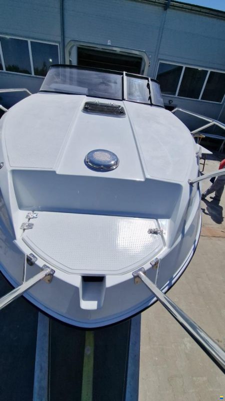 Massiv Boats Massiv Boat Cabin 695 Spoiler STD Color