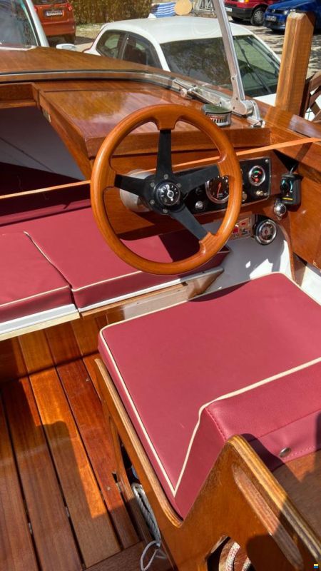 Coronet Runabout 1800