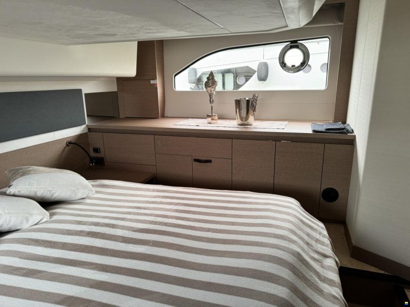 Prestige Yachts 420 Fly