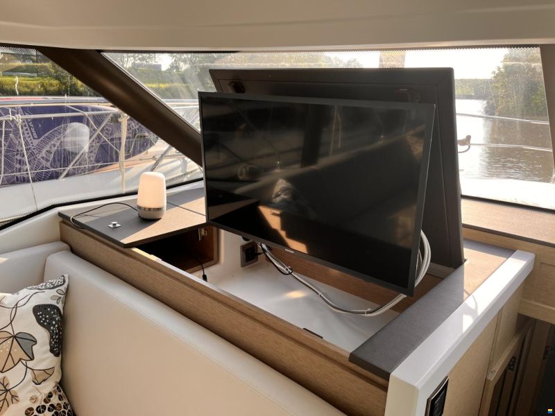 Prestige Yachts 420 Fly