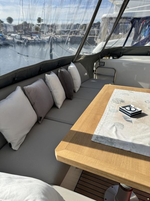 Prestige Yachts 420 Fly
