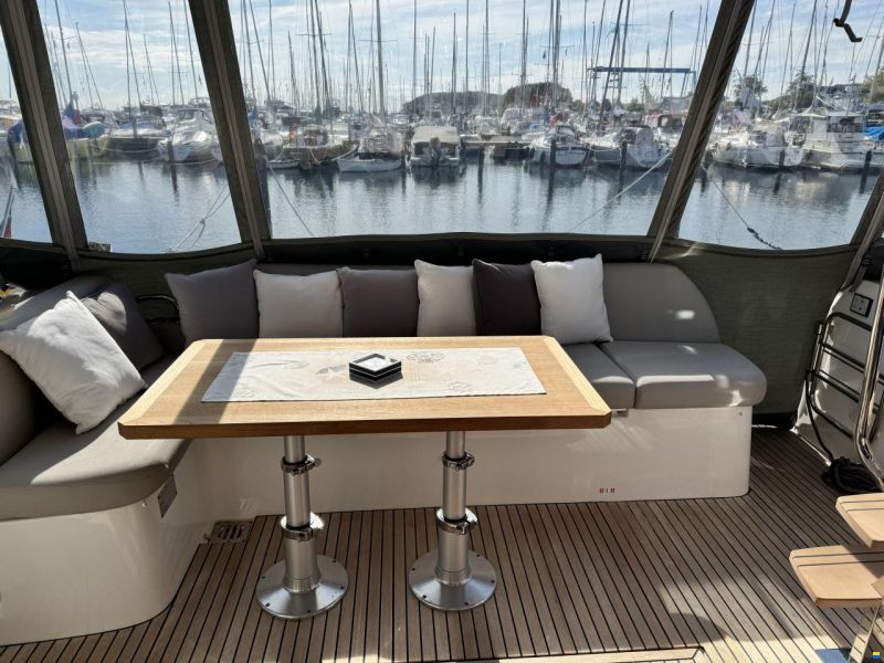 Prestige Yachts 420 Fly