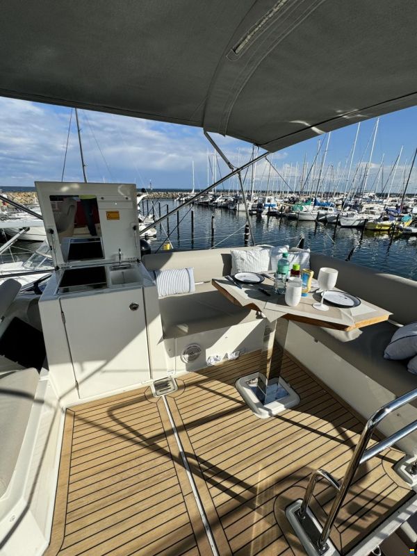 Prestige Yachts 420 Fly