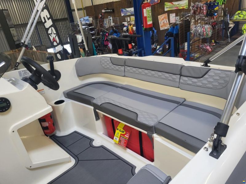 Bayliner Element M15