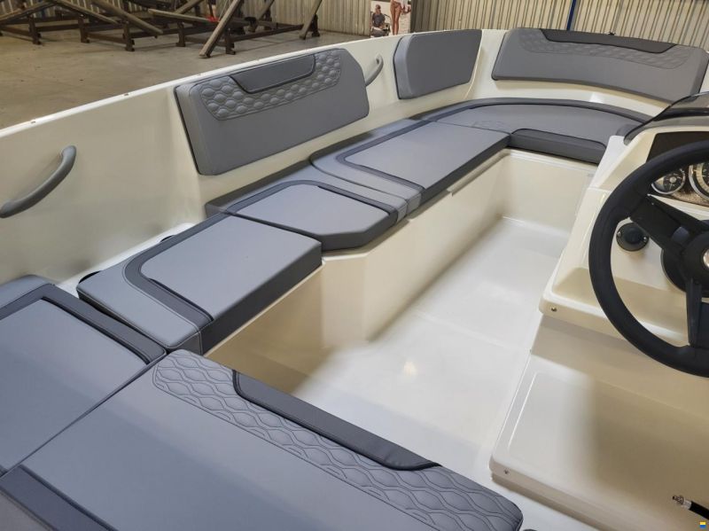 Bayliner Element M15