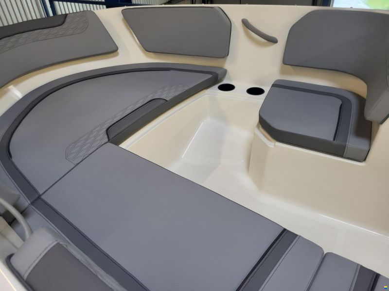 Bayliner Element M15