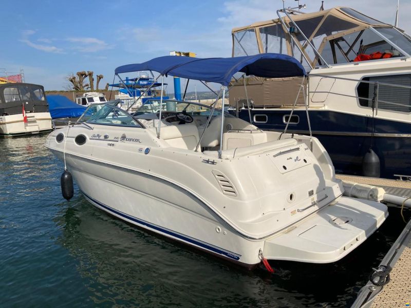 Sea Ray Sundancer 240 DA
