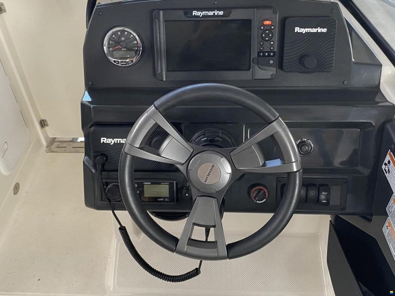 Quicksilver Activ 605 Bowrider