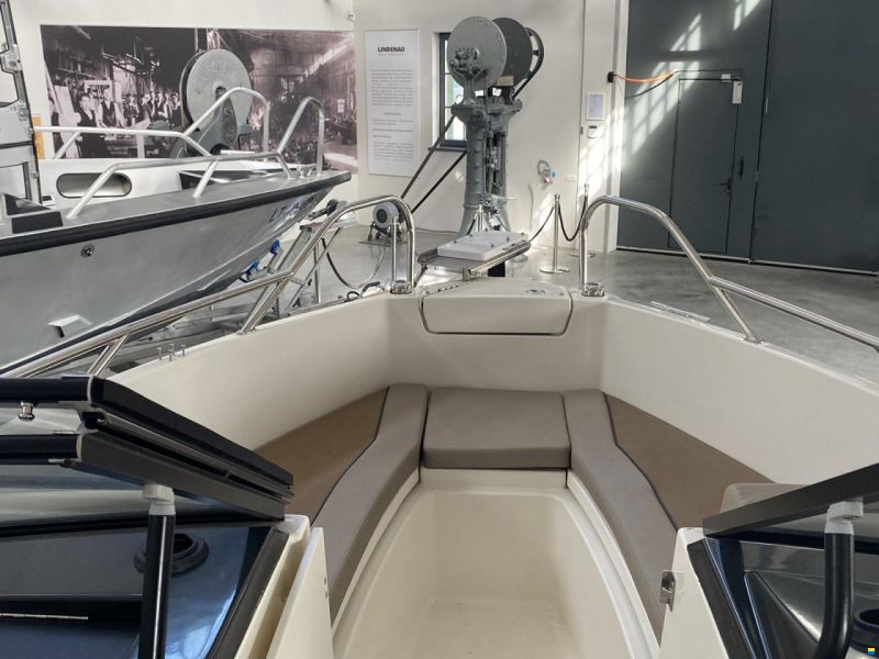 Quicksilver Activ 605 Bowrider