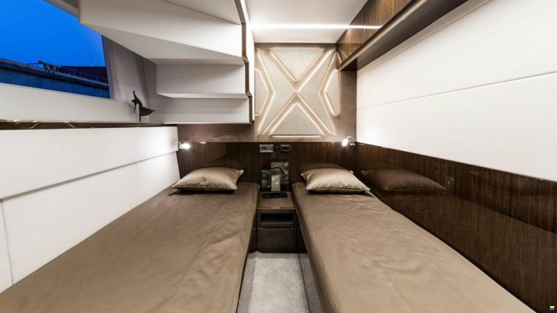 Galeon 640 FLY