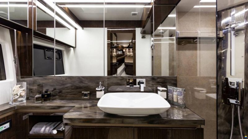 Galeon 640 FLY