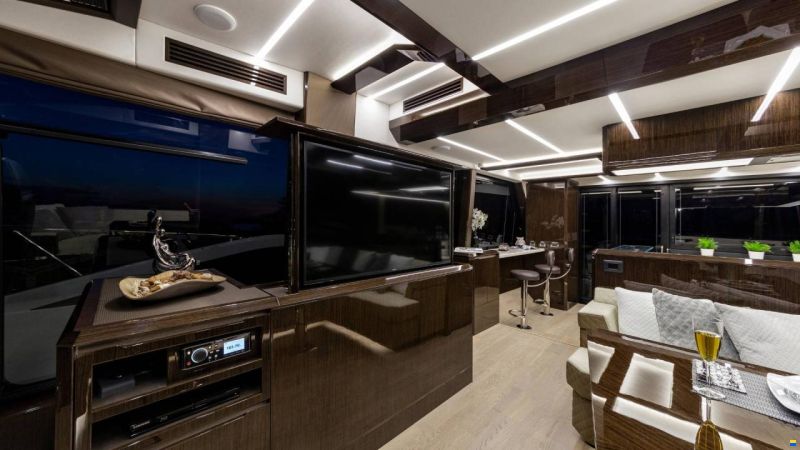 Galeon 640 FLY