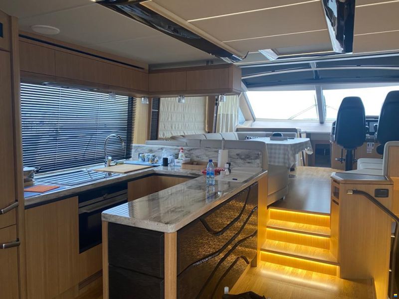 Galeon 680 FLY