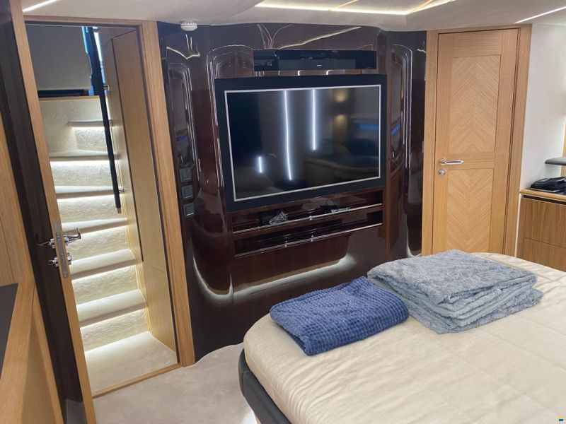 Galeon 680 FLY