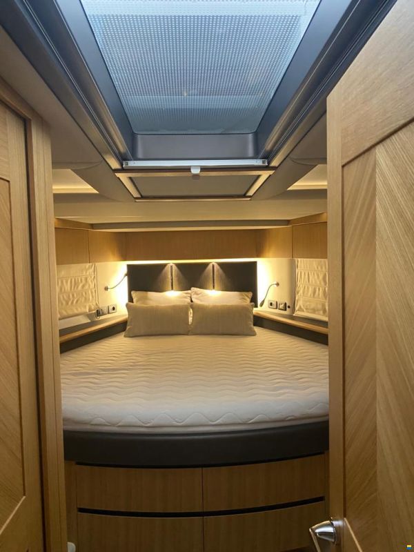 Galeon 680 FLY