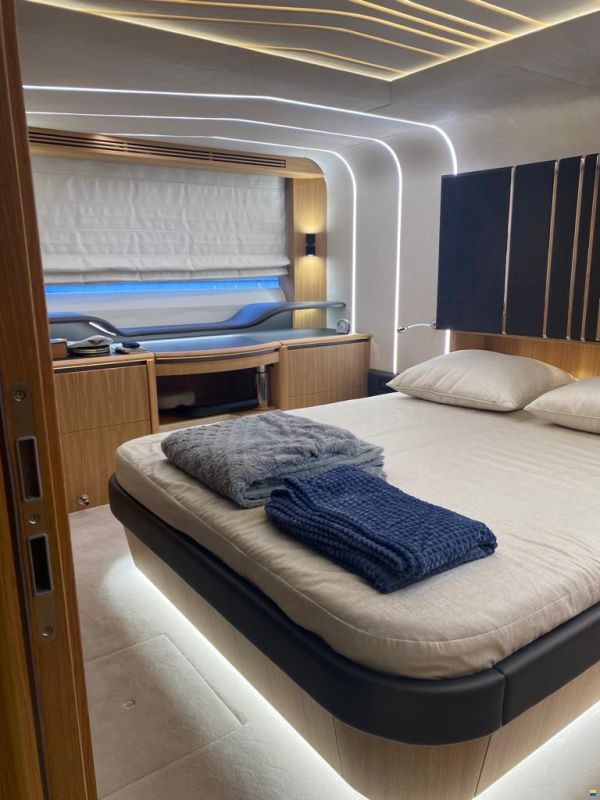 Galeon 680 FLY