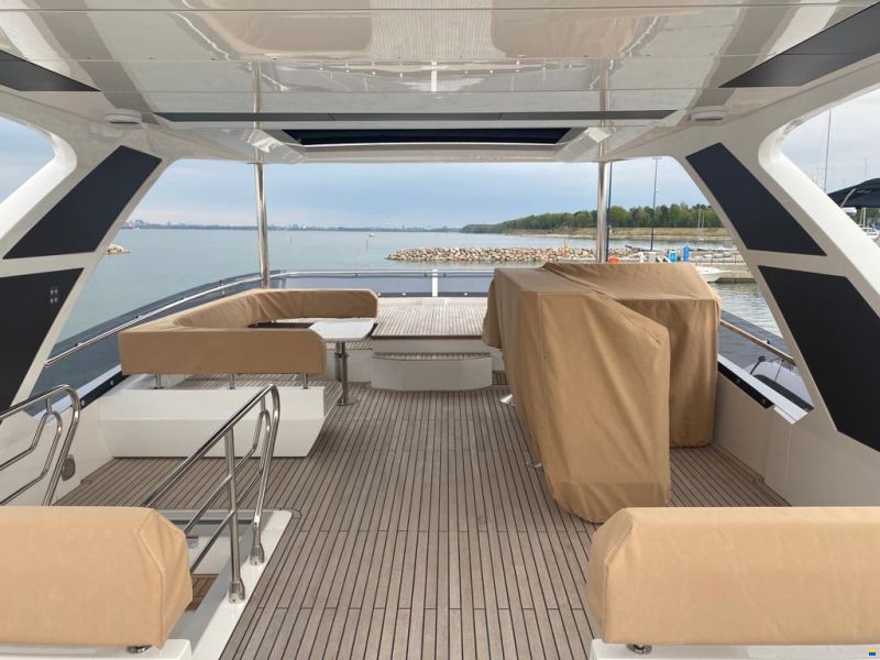 Galeon 680 FLY