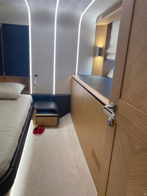 Galeon 680 FLY