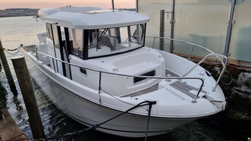 Jeanneau 855 Marlin