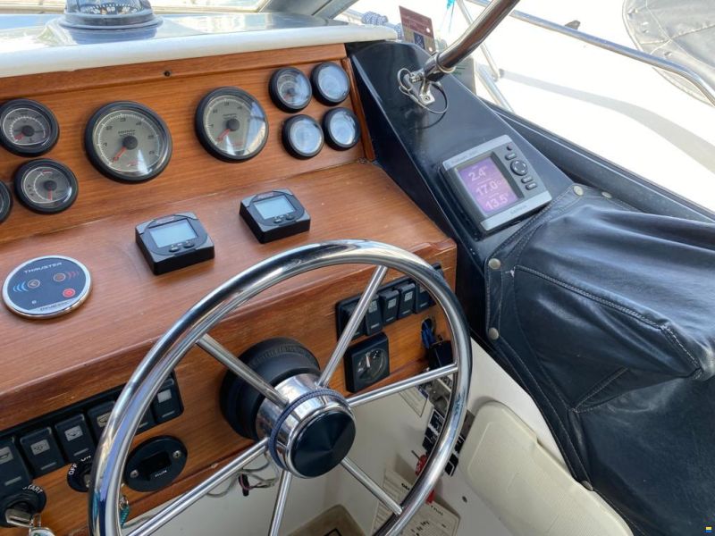 Bayliner 3055