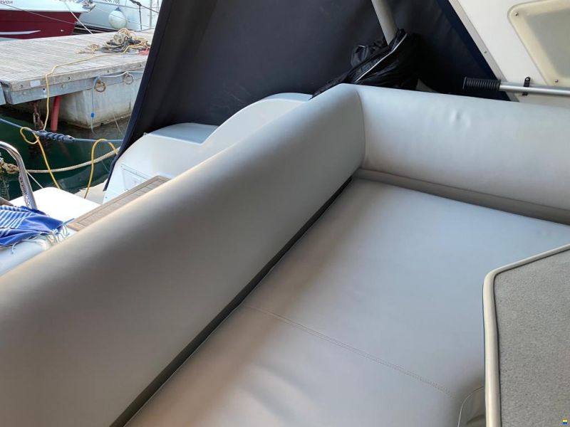 Bayliner 3055