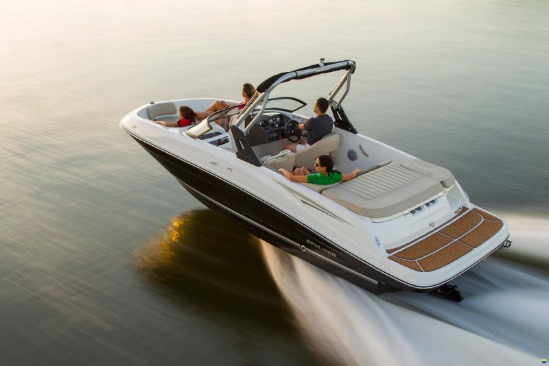 Bayliner VR5 Wakeboard