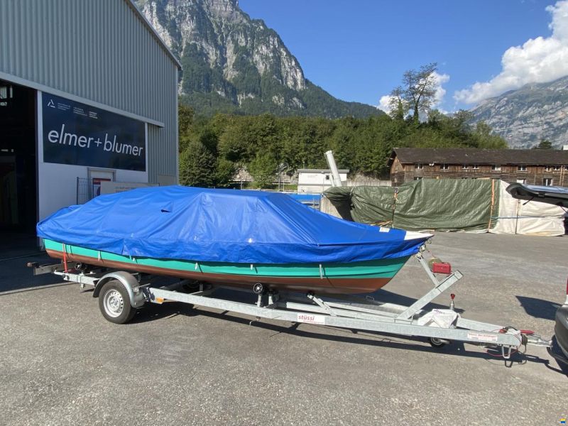 Steiner Fischerboot mit Anhänger
